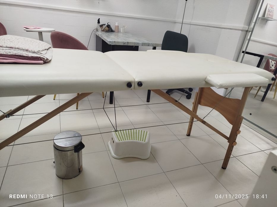 Marquesa portátil de madeira.