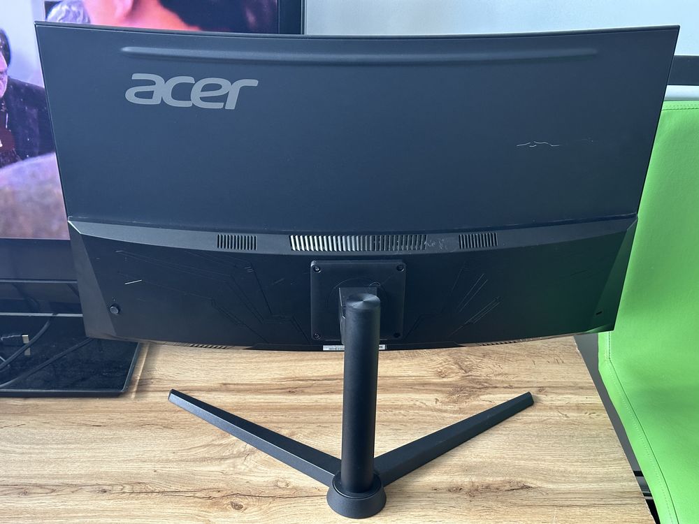 Ігровий монітор 32" 2К 180hz iзогнутий Acer