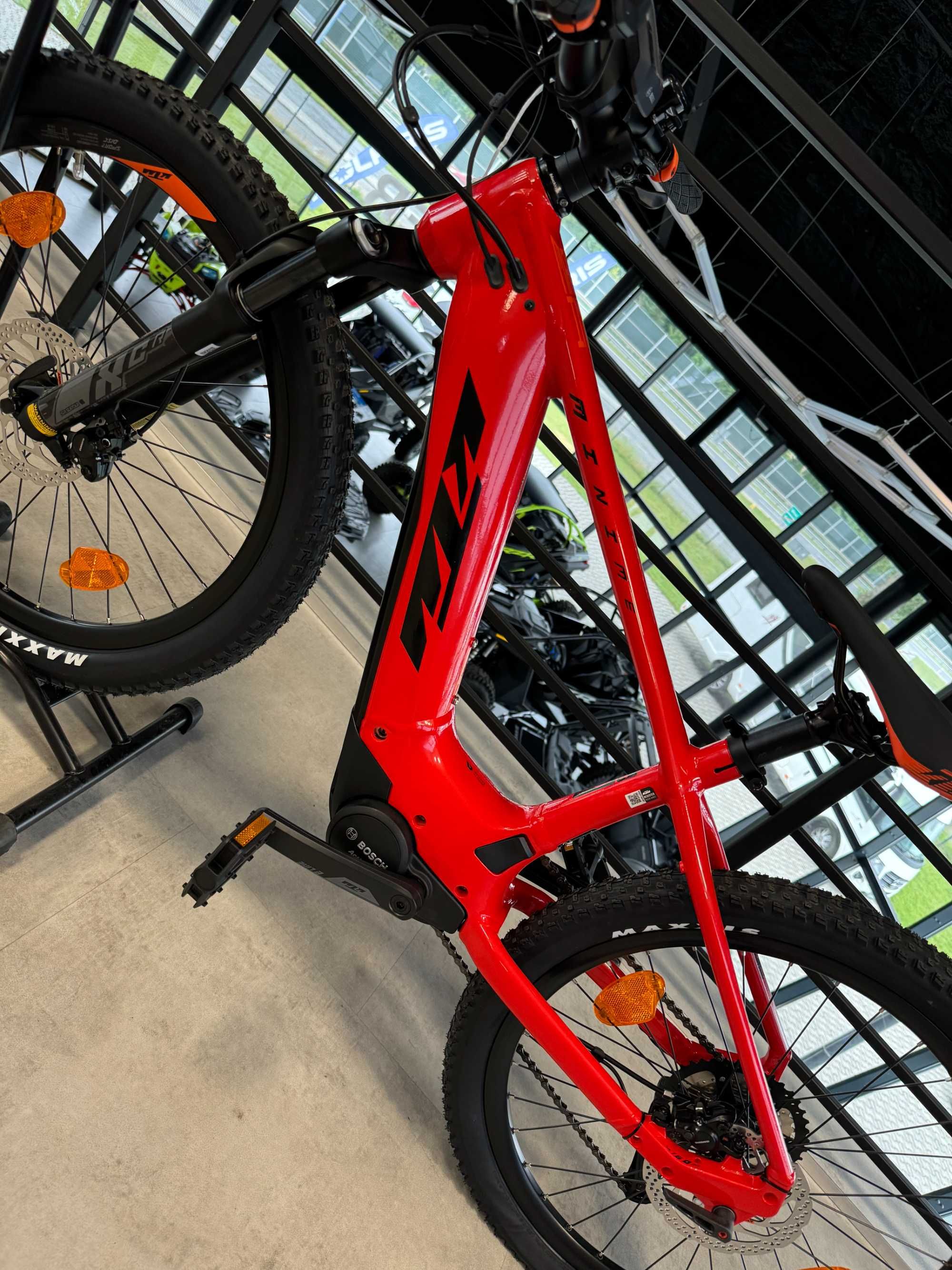 MACINA MINI ME 441  fire orange (black)