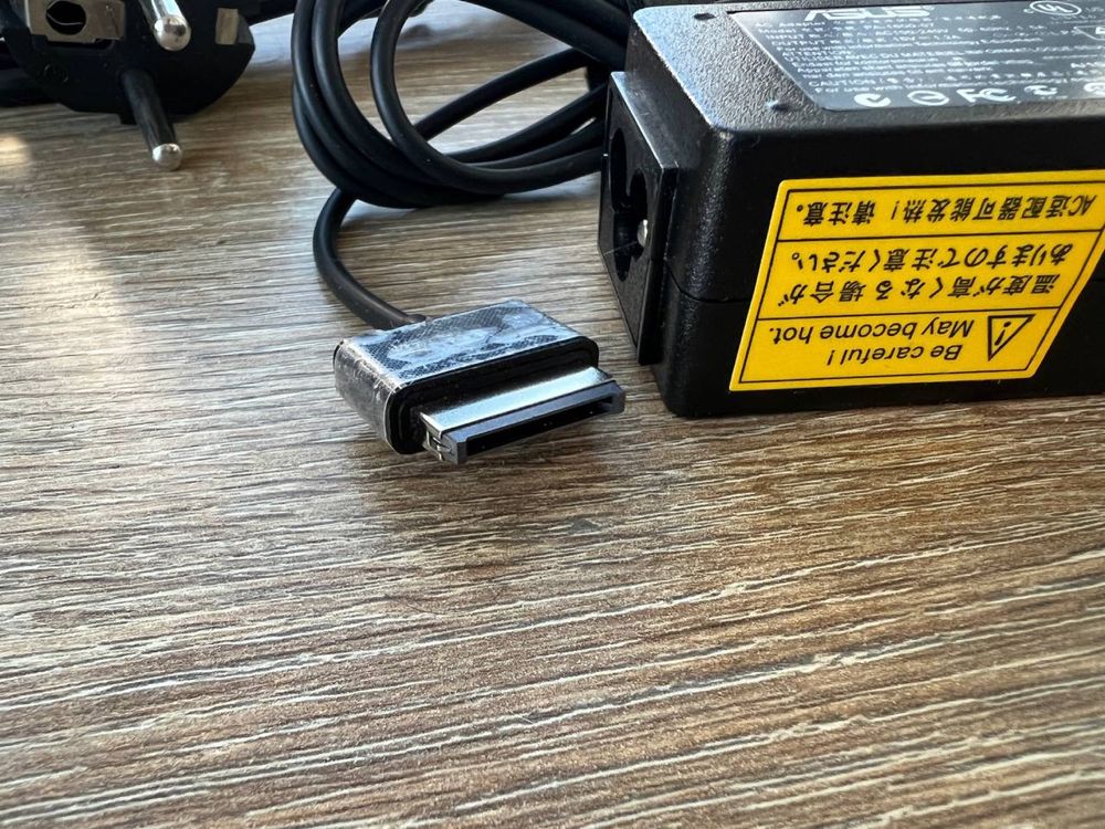 Блок живлення для до Asus 15V 1.2A 18W TF101 40 Pin зарядне зарядка