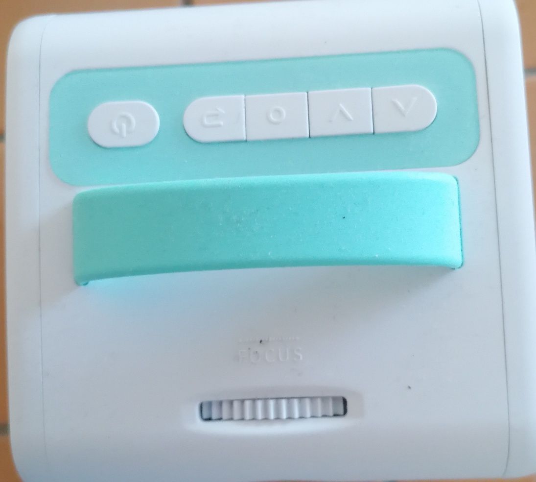 Mini Projetor LED Portátil USB | Cinema em Casa | Como Novo Novo