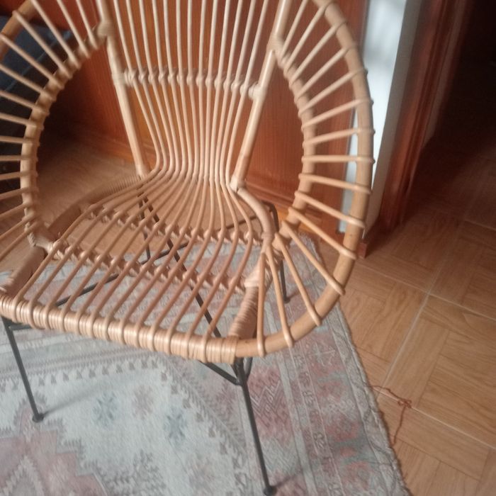 Cadeirão em palha e ferro _- Robusta ,  elegância e delicada
