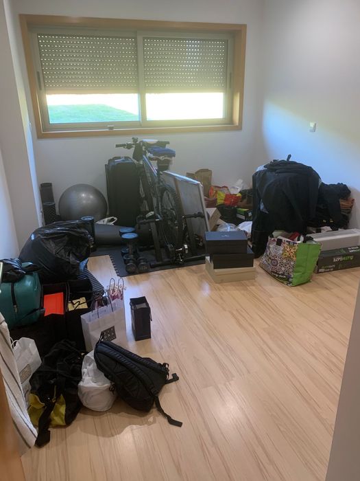 Apartamento Moderno T2 + Garagem fechada + 2 Varandas Exteriores