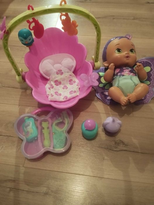 Lalka Motyl Pije Siusia