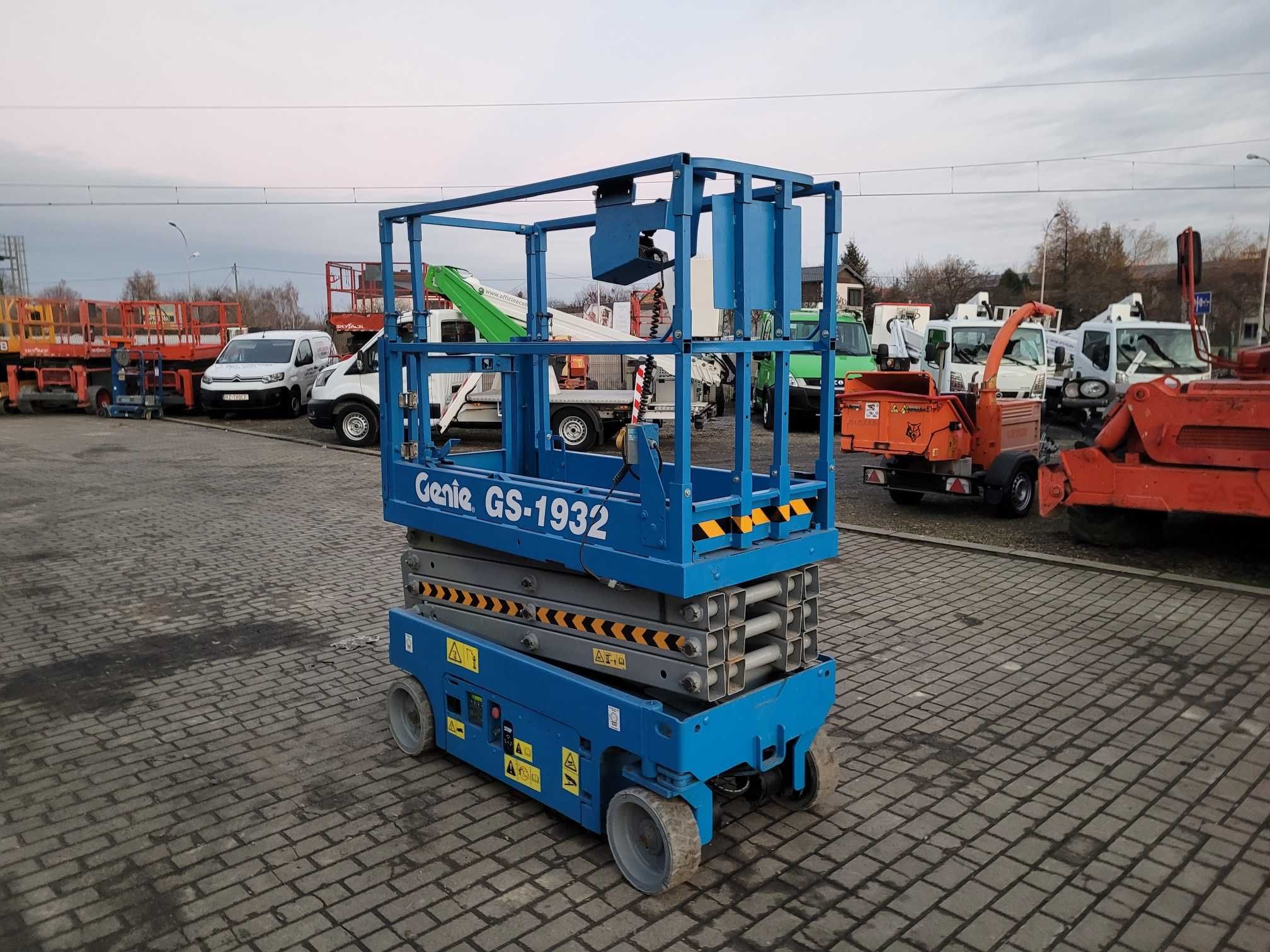 Genie GS-1932 - 2014r samojezdny nożycowy zwyżka 8 m mini kompakt jlg