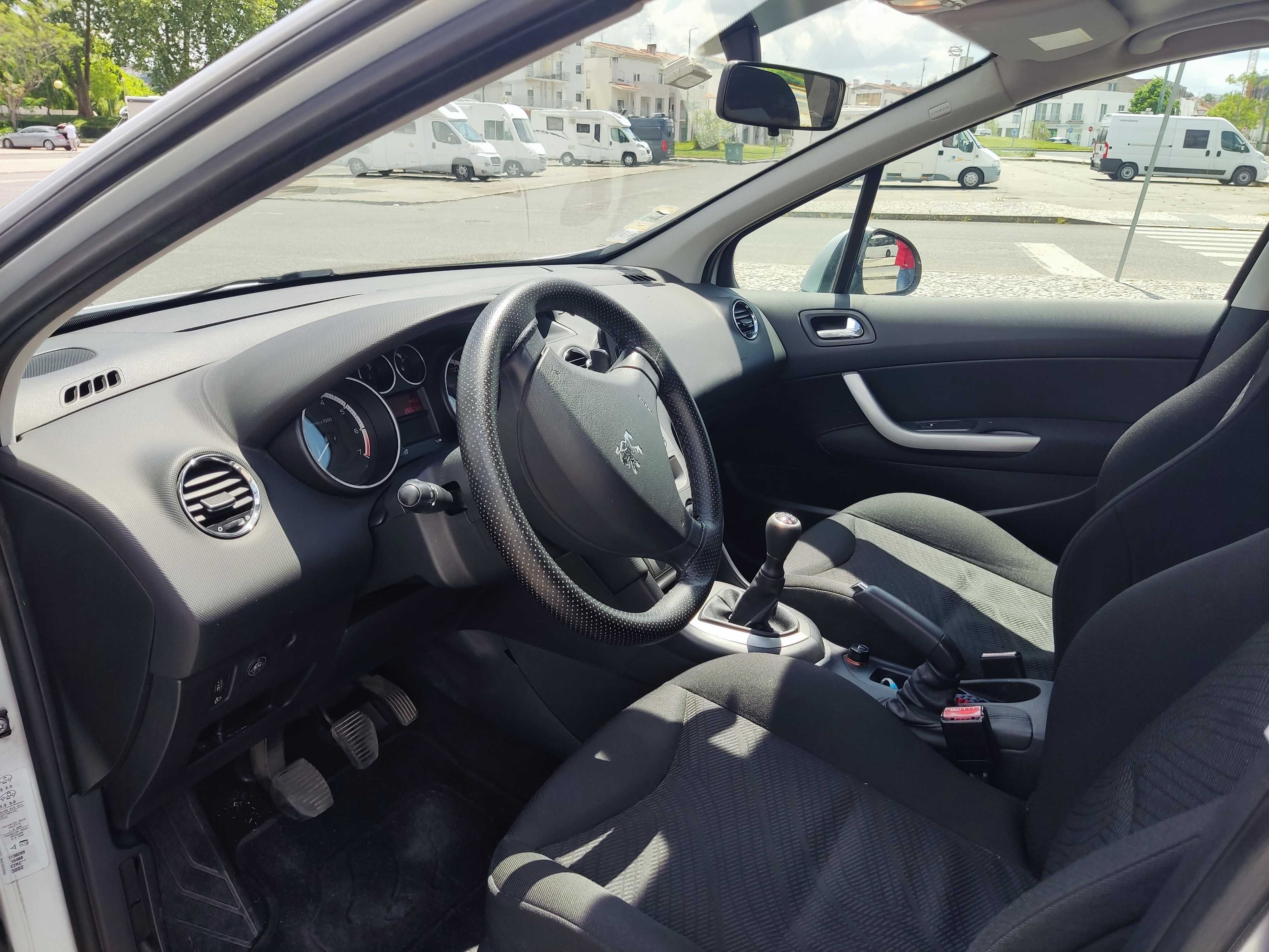 PEUGEOT 308 em bom estado GPL
