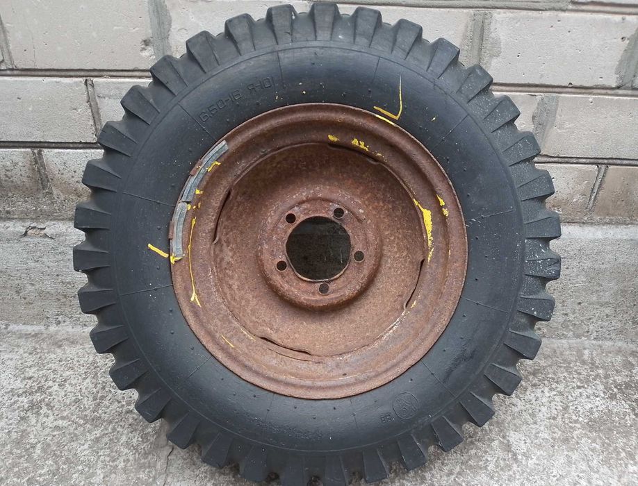 На УАЗ колеса, 16x6 5x139.7 ЦО 108, 6.50-16 модель Я-101, два штуки.