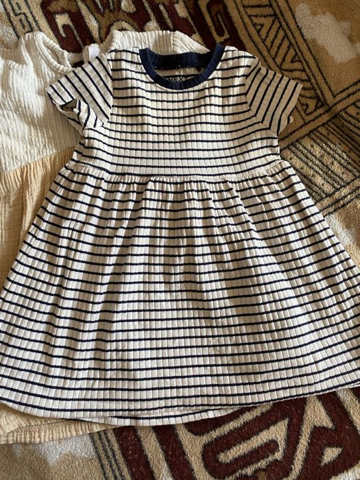 Сукні на дівчинку 2-3 роки