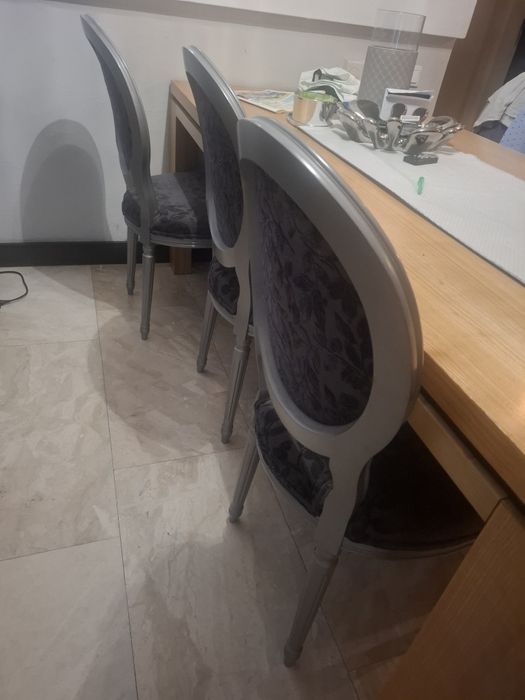 Krzesla glamour ,sześć sztuk, szare