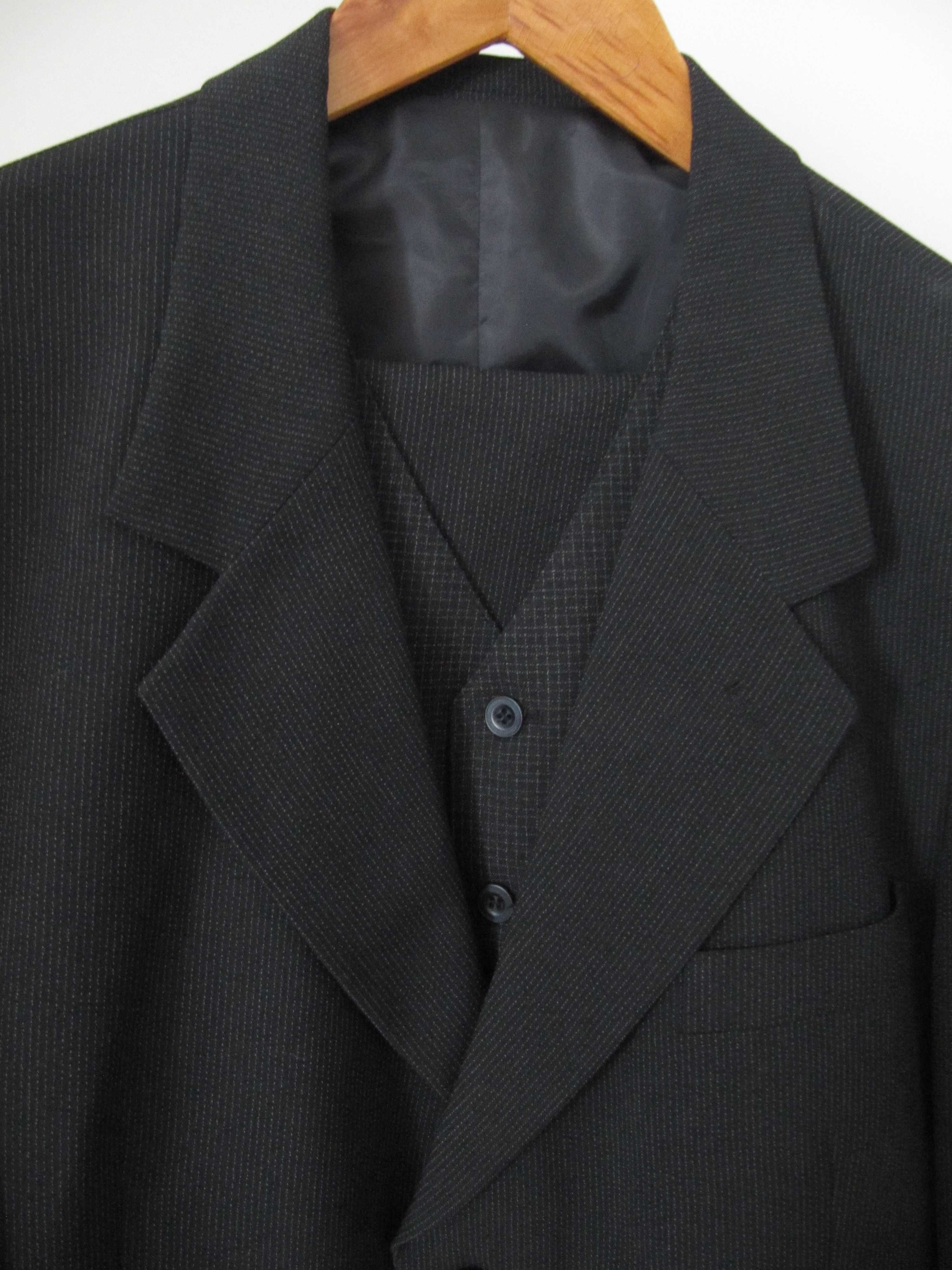 czarny  garnitur