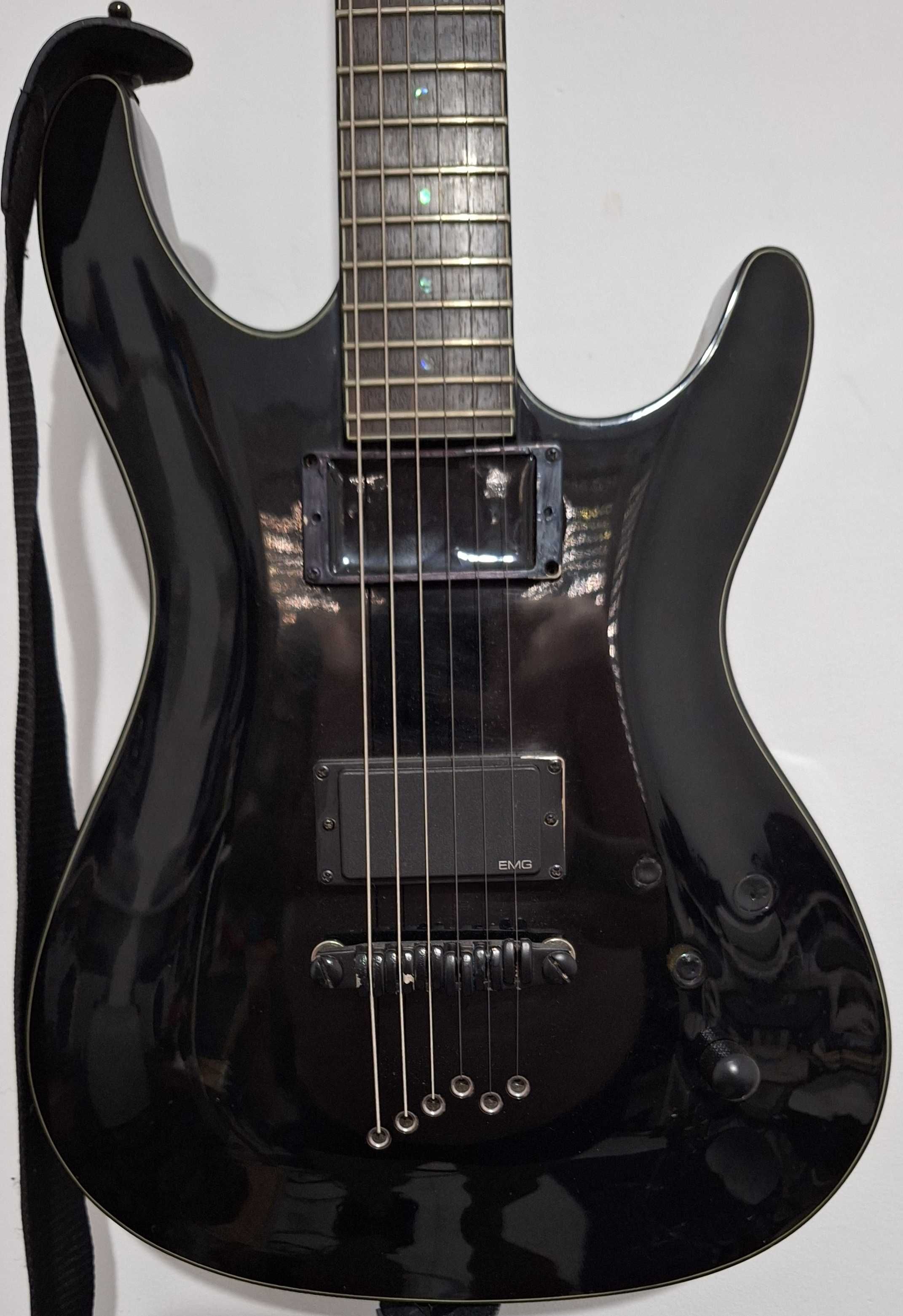Guitarra Ibanez SZ320EX com saco, afinador, correia e cordas novas