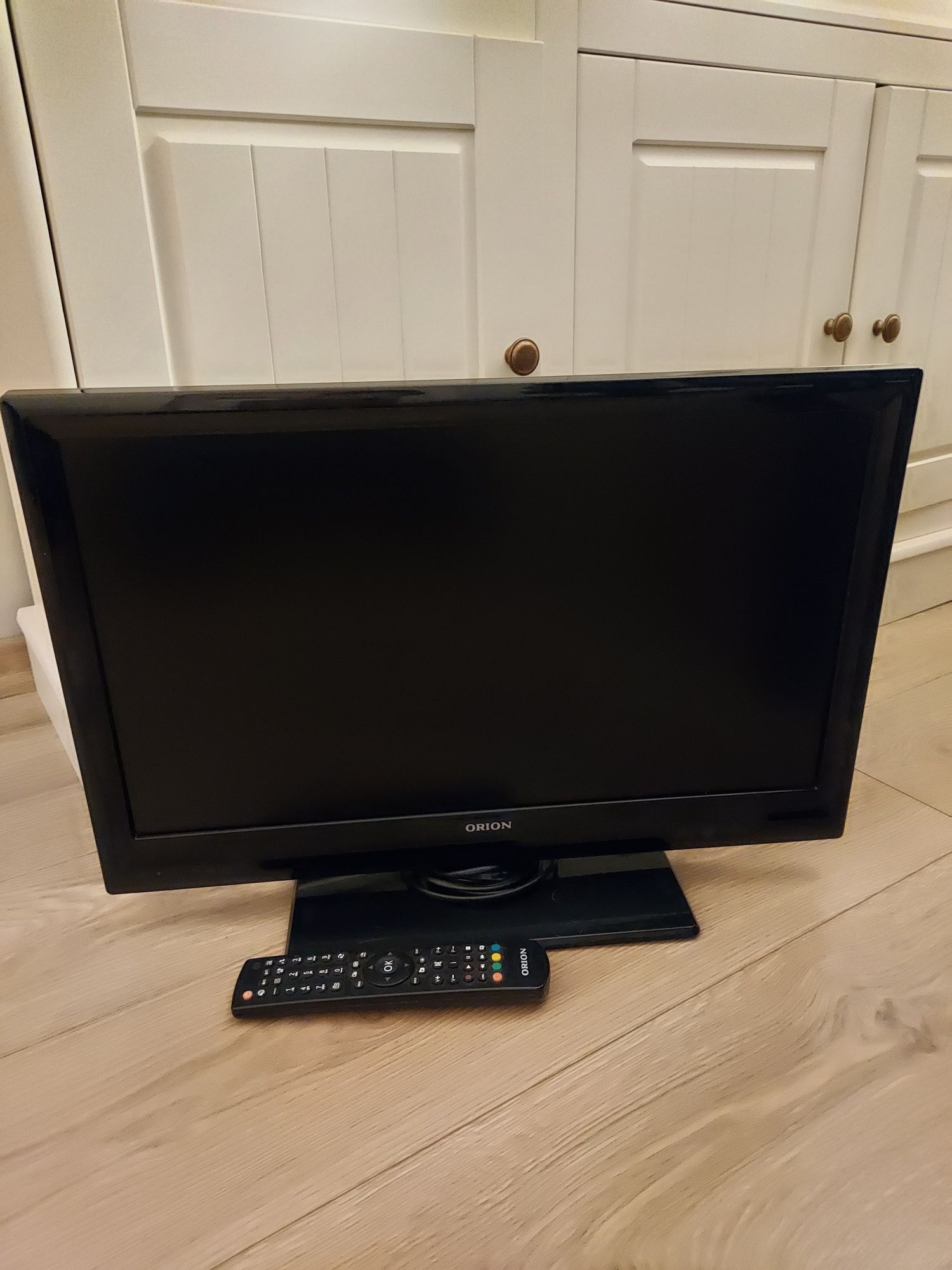 Telewizor Orion LCD  22"