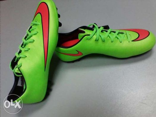 Chuteiras Nike Mercurial nº 40 - NOVAS e ORIGINAIS