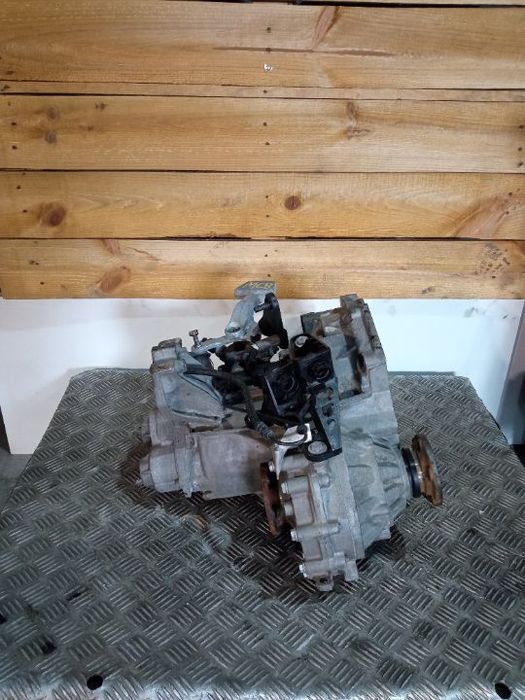 Caixa de 6 velocidades Volkswagen Golf 1.4 TSI 122cv REF: MCB