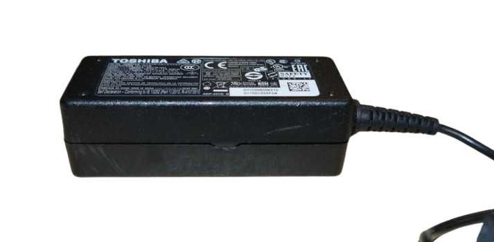 Zasilacz TOSHIBA 19V 2,37 45W wtyk 5,5 X 2,5mm + kabel zasilający