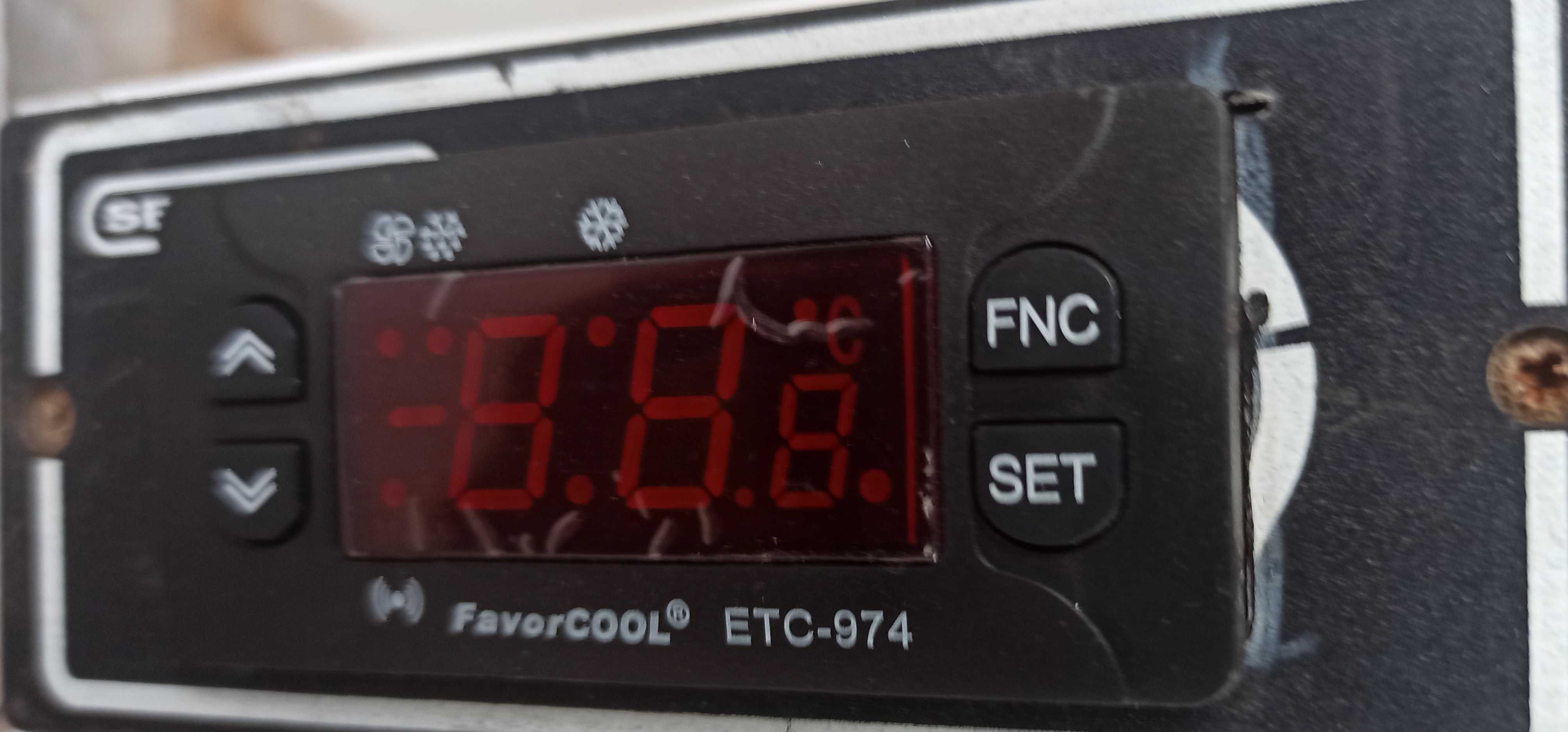 Холодильна шафа-вітрина "Cold" об'єм 1400 л., (+3° +10°), Б/у 52961663