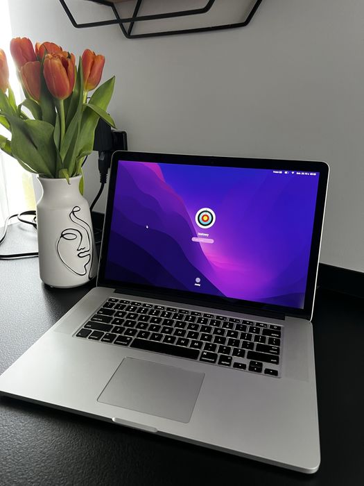 Szybki Macbook Pro 15 APPLE | i7 | 16GB RAM | 256 GB M2 !
