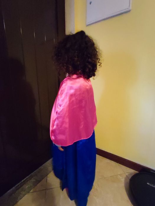 Disfarce da Anna com manto - Frozen