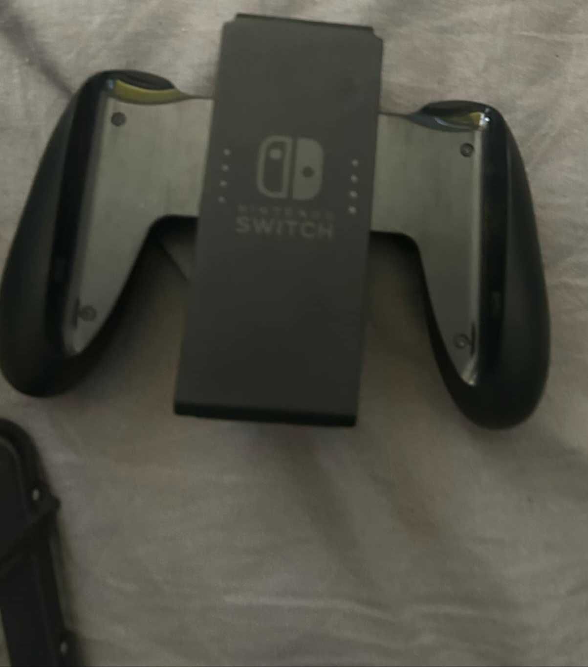Konsola Nintendo switch + akcesoria + 2 gry GRATIS
