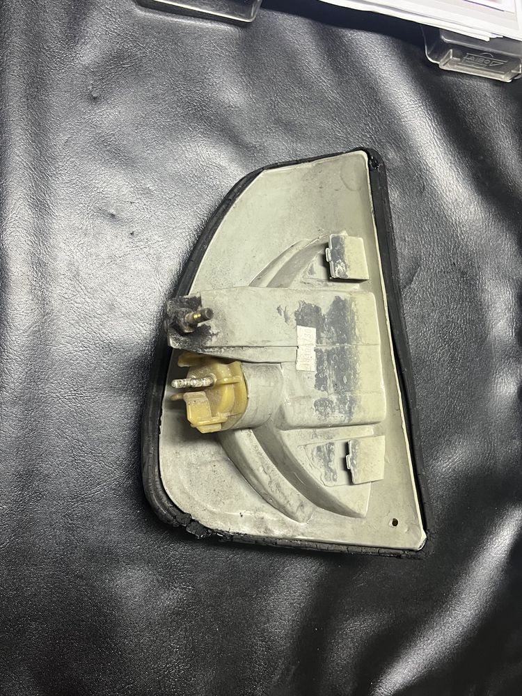 Vendo Pisca Esquerdo p/ Mercedes W123