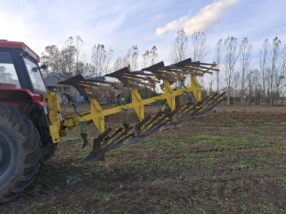 Pług obrotowy 4 skibowy Widder