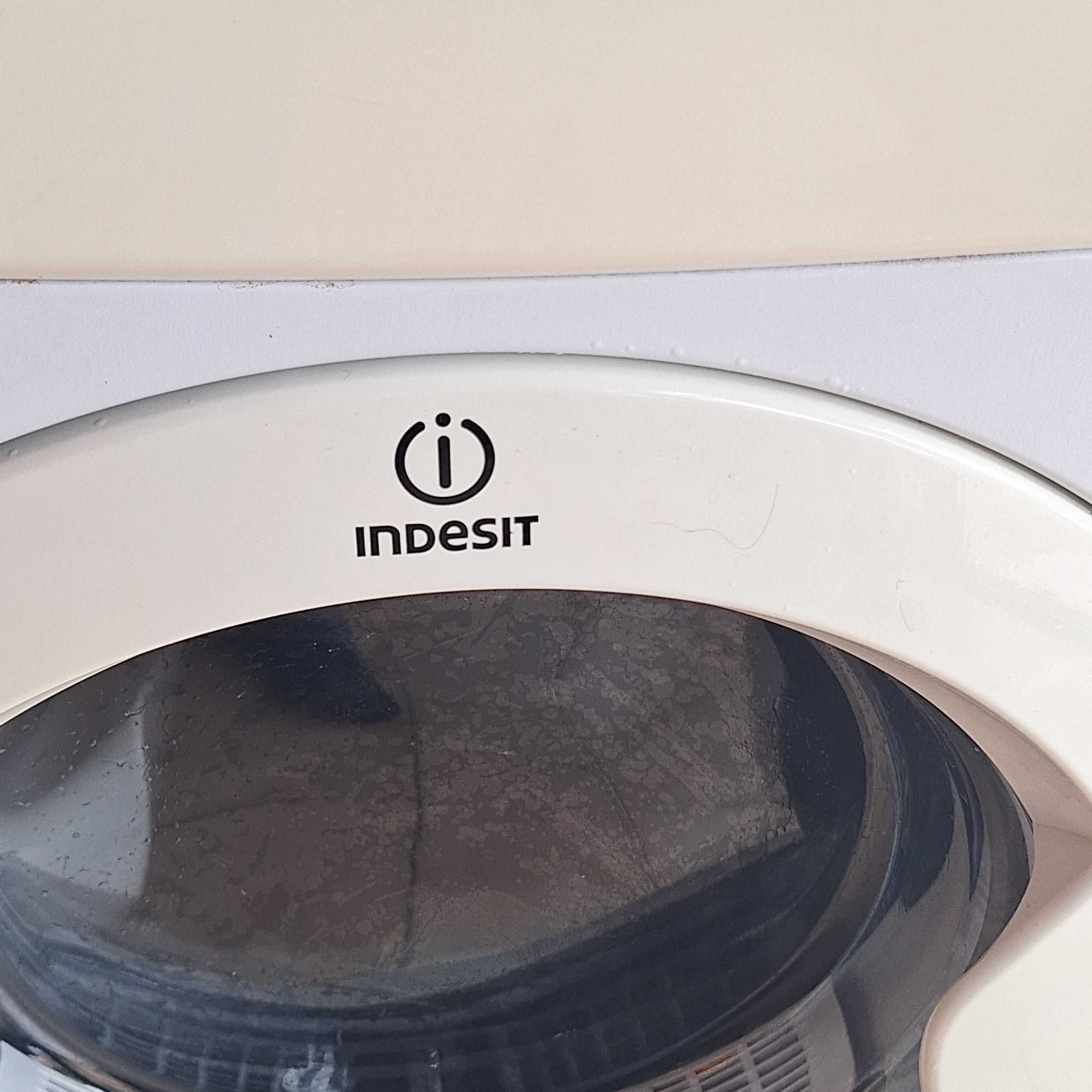 Maquina de secar roupa Indesit