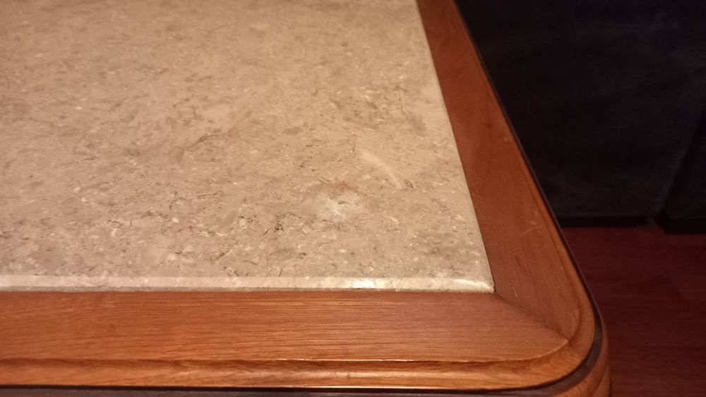 Mesa de centro decorativa em mogno pedra em moca