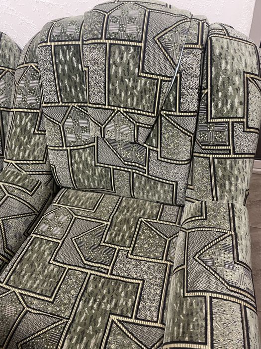 Диван і два крісла