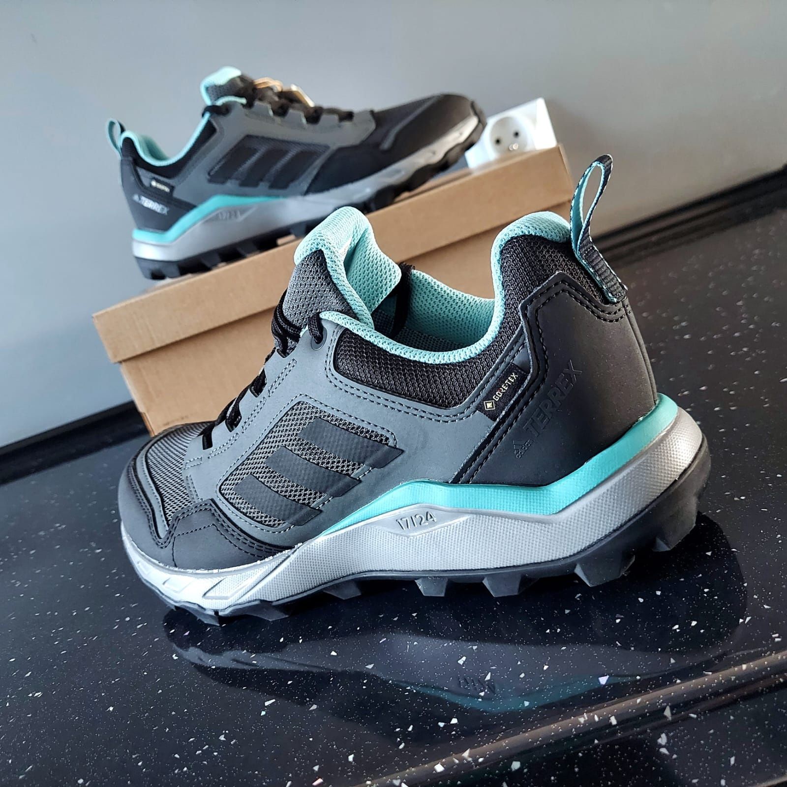 Adidas nieprzemakalne buty trekkingowe Terrex Tracerocker GTX r 38 2/3