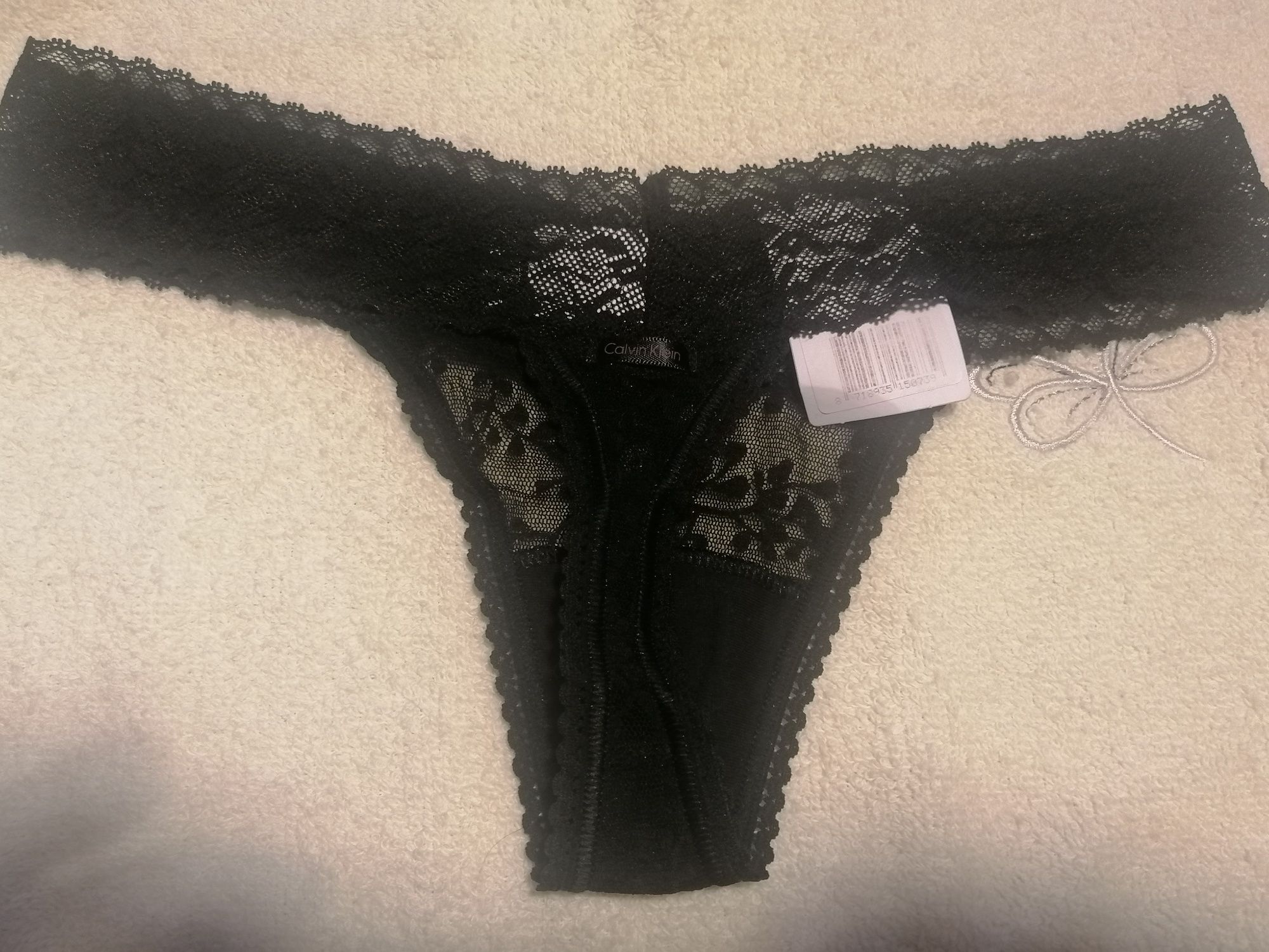 Calvin Klein stringi damskie. Rozmiar S