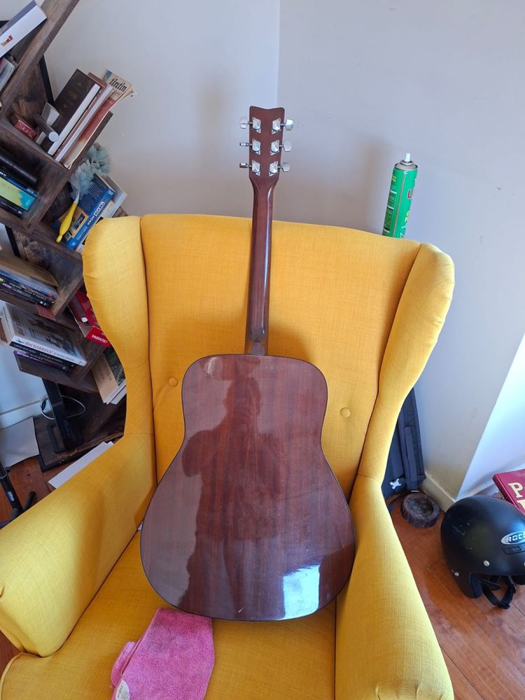 Yamaha FG 410EA Guitarra semi-acústica de cordas de aço