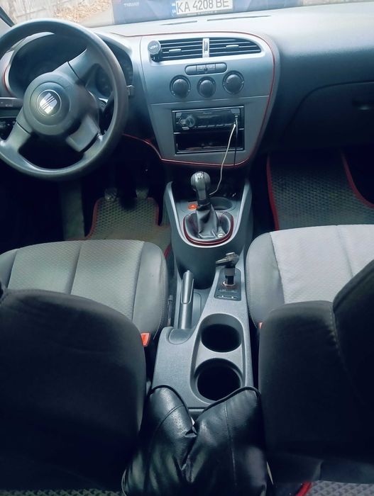 Продам Seat Leon 1,6