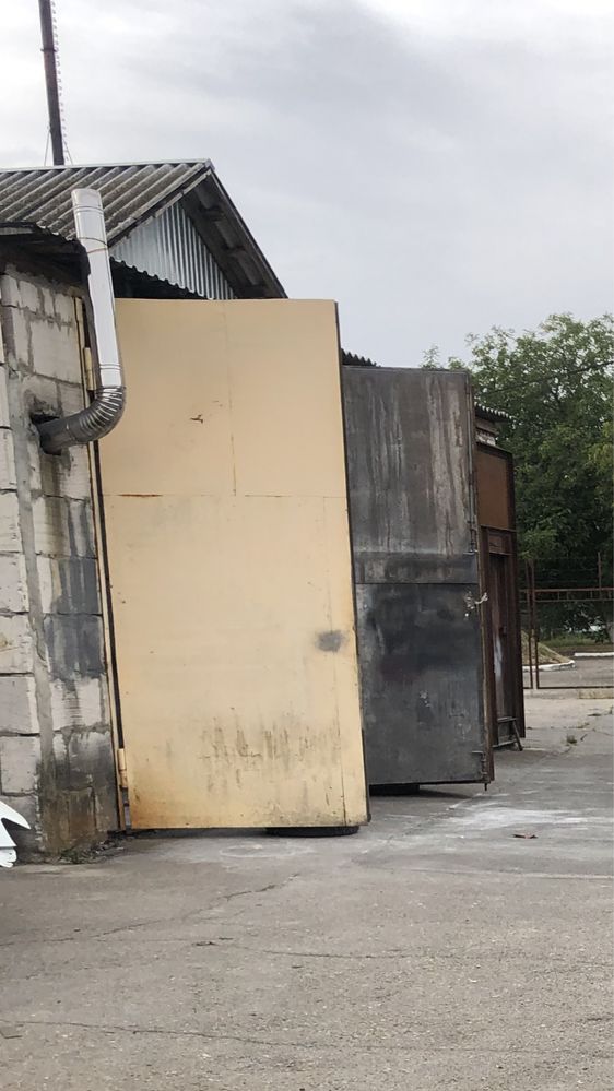 Продам гаражний комплекс із власною земельною ділянкою!