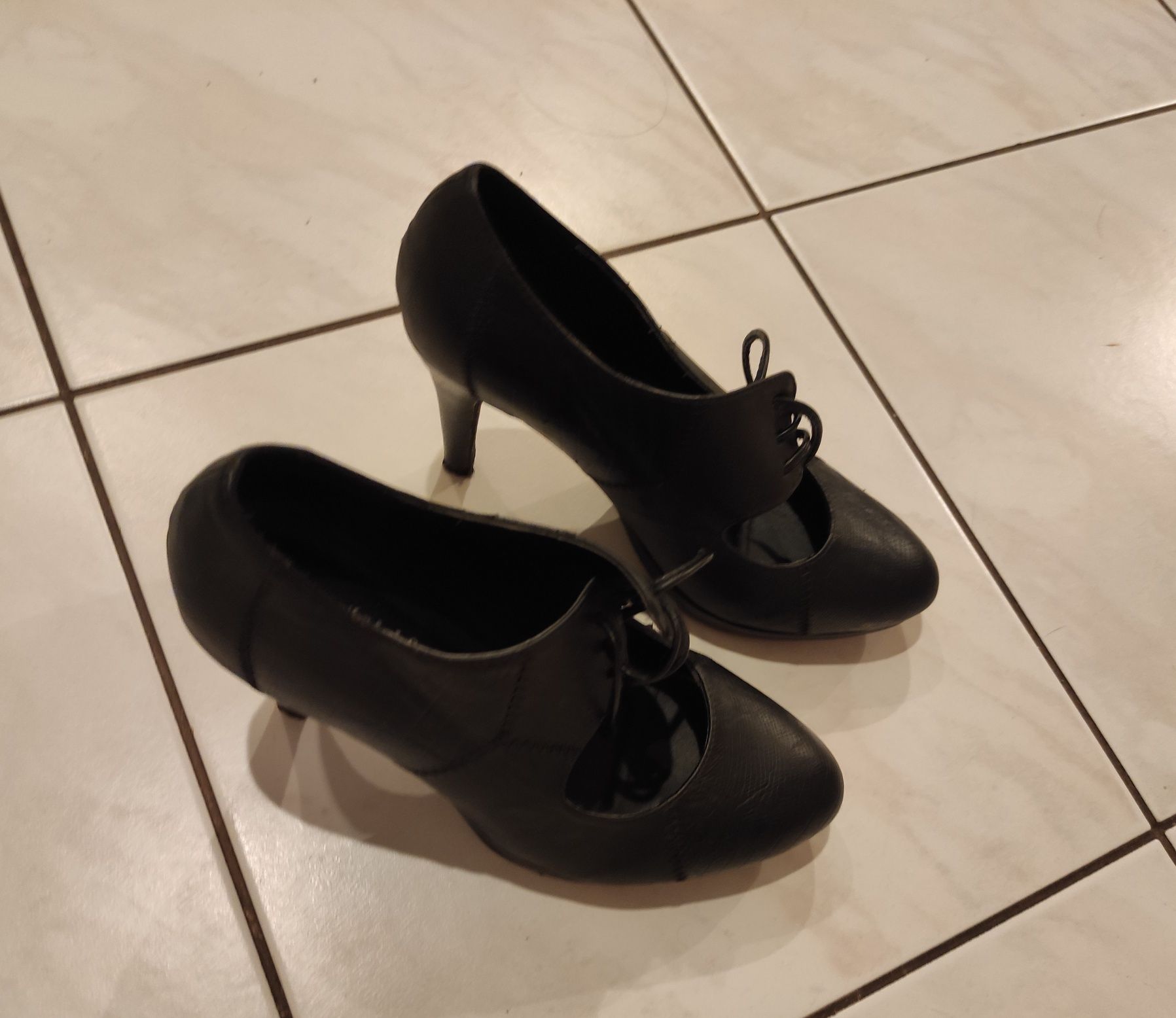 Eleganckie buty rozmiar 40