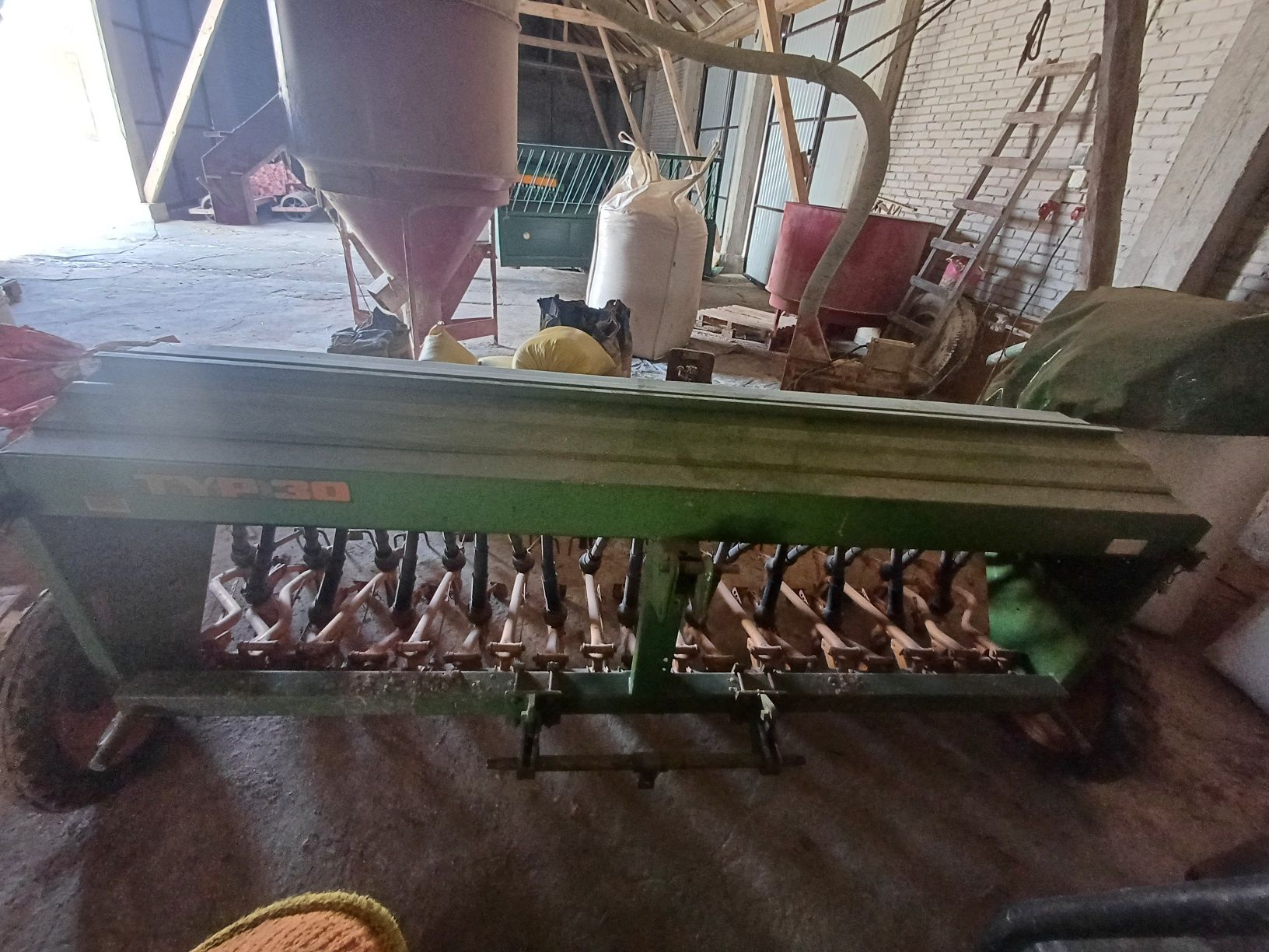 Sprzedam siewnik D7