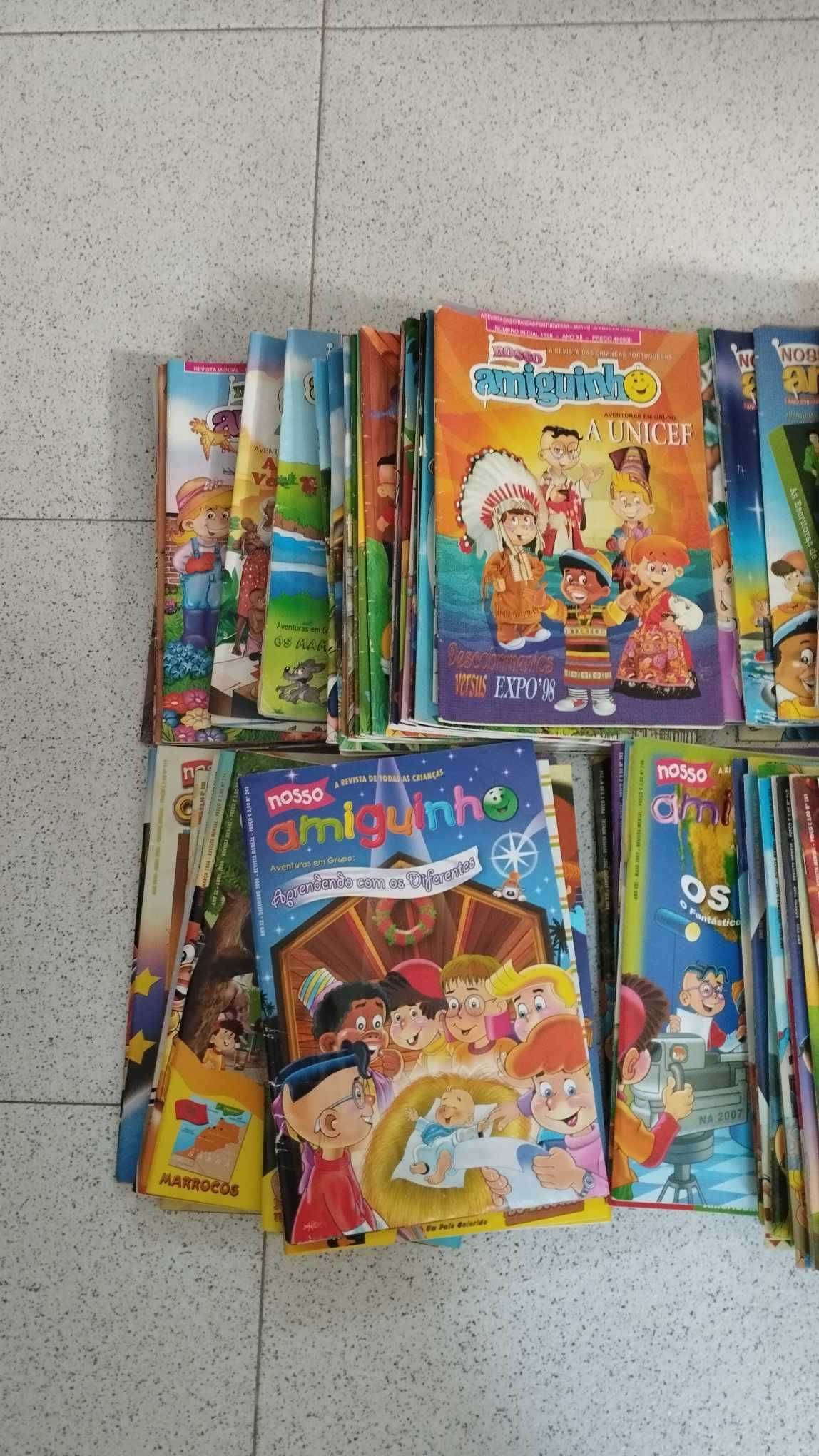 Lote de Revistas/Livros " O Nosso Amiguinho " 1996 a 2008