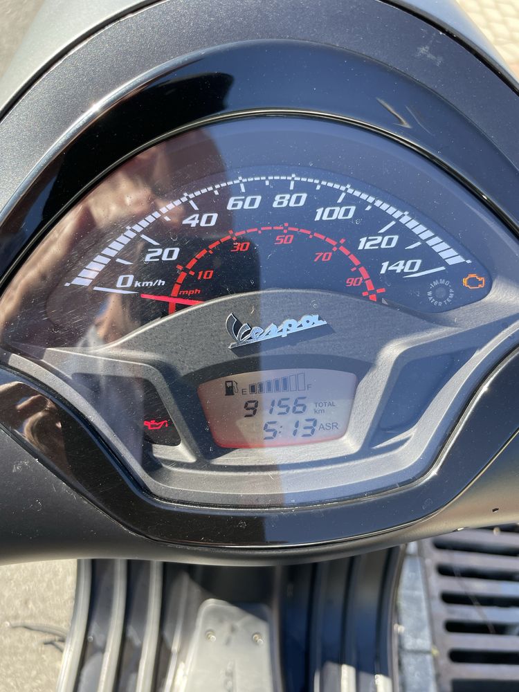 Piaggio Vespa 300 GTS Super Notte