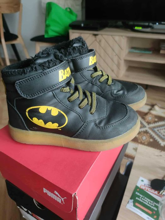 Buty jesień / zima Batman H&M r. 28 świecące - dobry stan