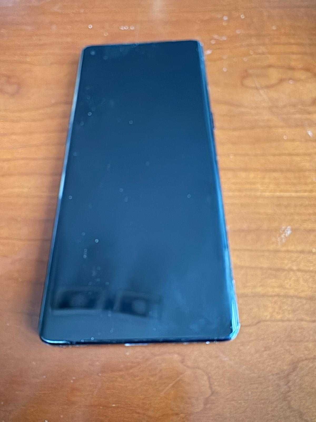 Oppo Reno 3 Pro – sprawny, uszkodzony tył