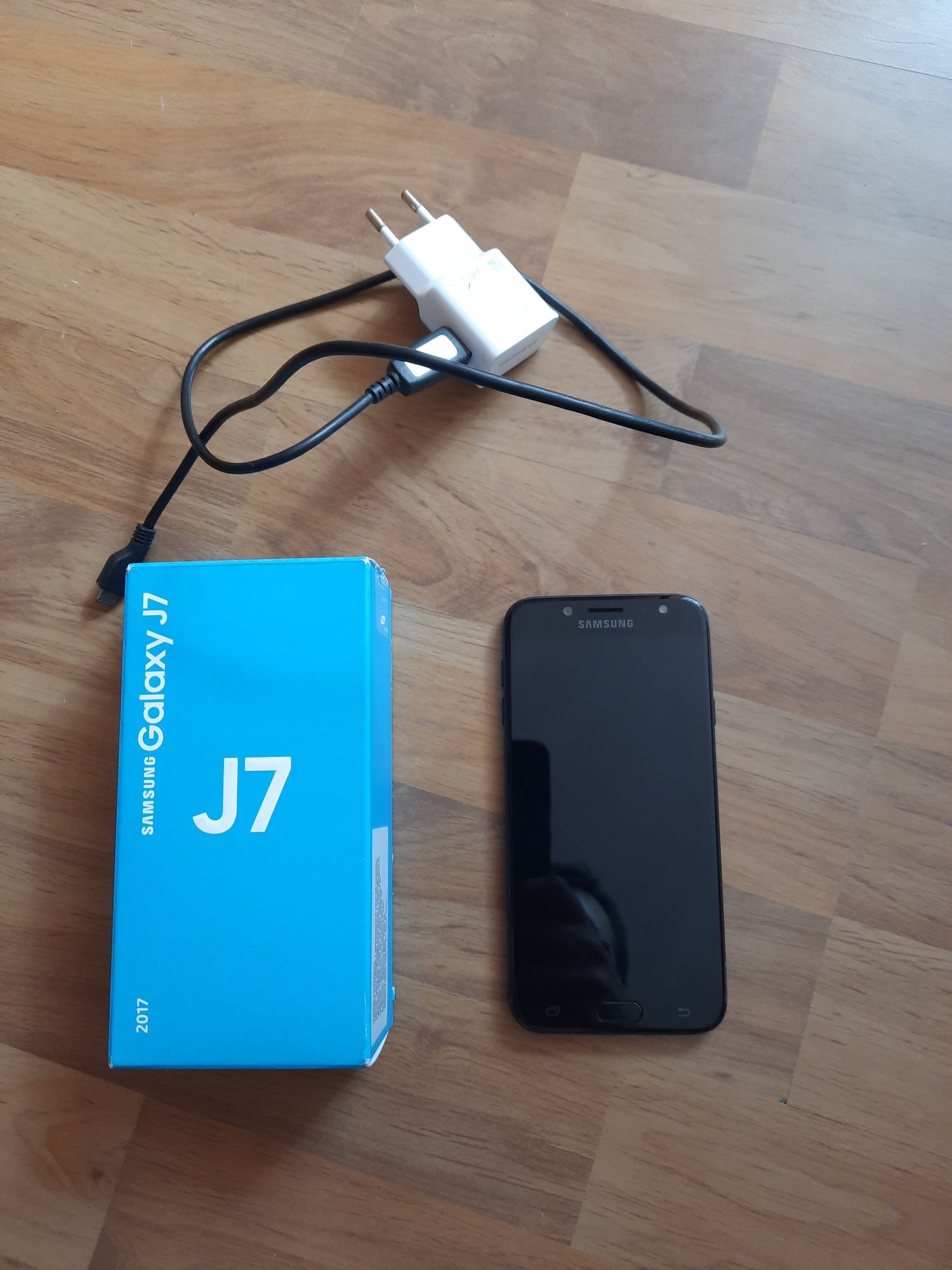 SAMSUNG Galaxy J7 2017, SM-J730F, 16 GB - Uszkodzony wyświetlacz