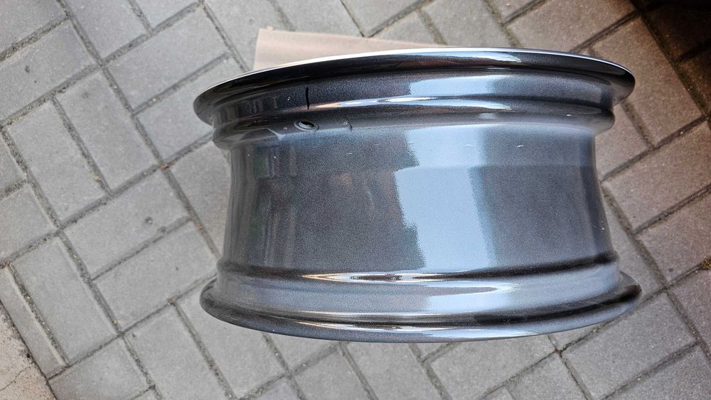 Nowa alu felga "RAY" Antracyt 17  (oryginał Skoda)