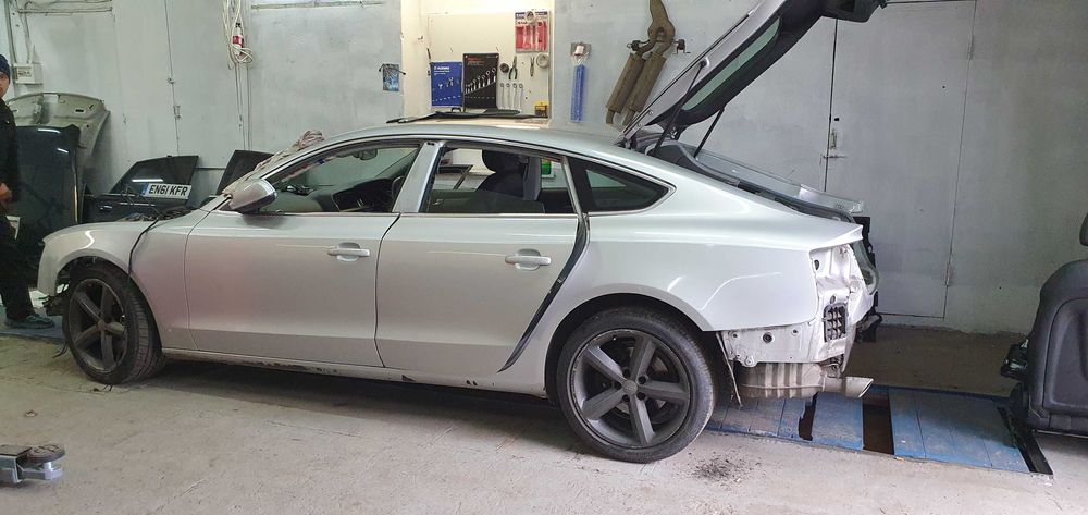 Розборка Ауді А4 B7,В8,А5 8t СТО Разборка  Audi А4 б8, A5 8t Шрот Ауді