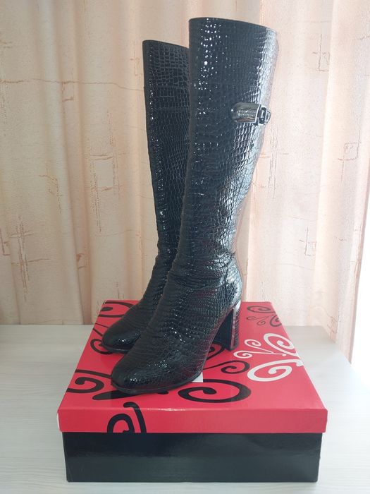 Чоботи жіночі, демісезон, натуральна шкіра (лак).