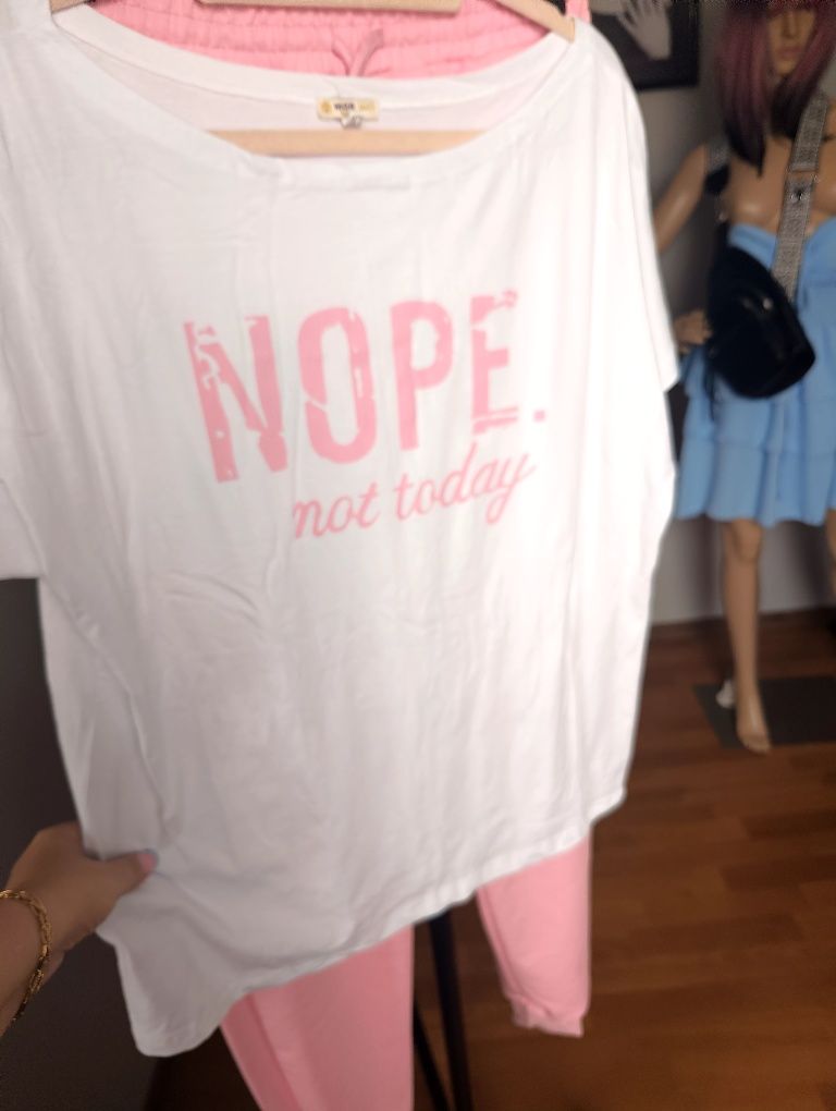 Komplet dresowy t-shirt plus spodnie