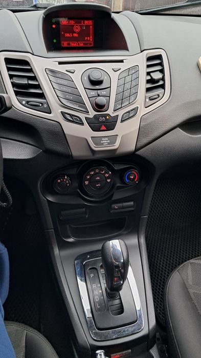 Ford Fiesta 1,6 автомат