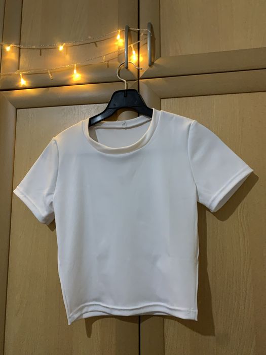 Біла футболка SKIMS