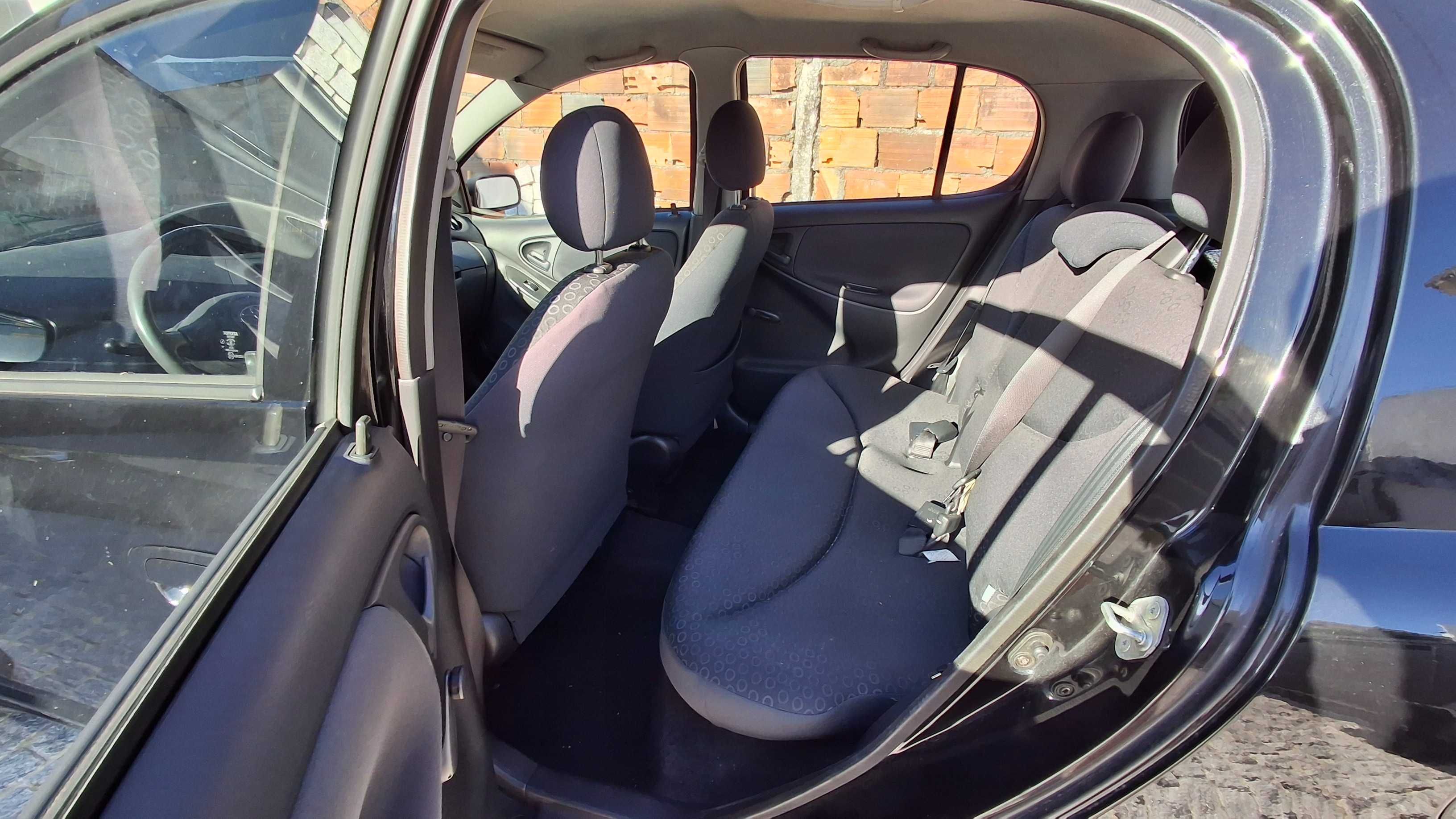 Toyota yaris - 2004