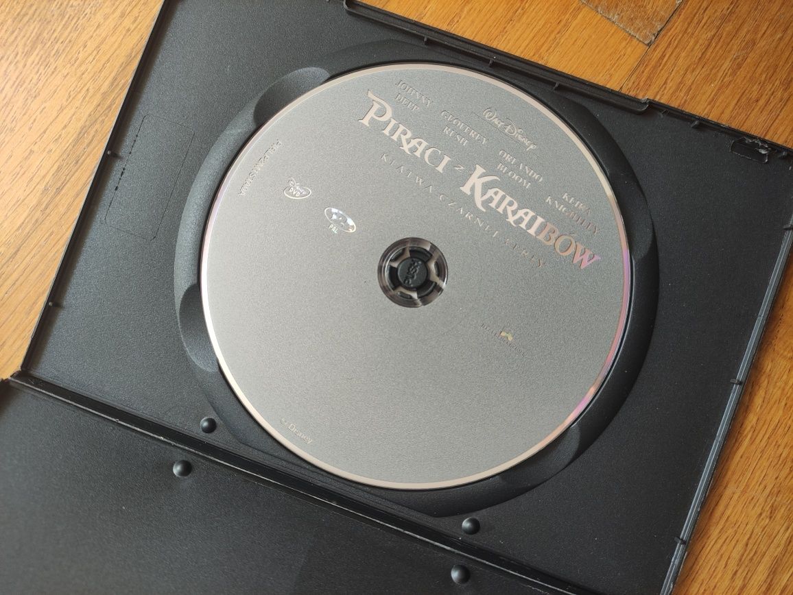 piraci z karaibow klatwa czarnej perly dvd