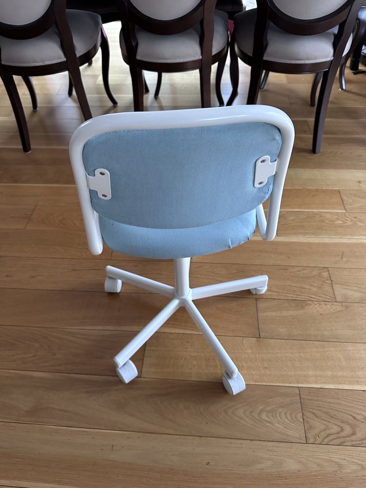 Krzeslo obrotowe dziecięce Ikea ÖRFJÄLL