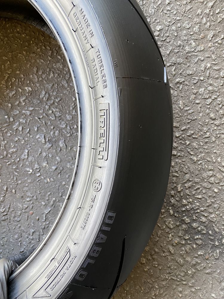 Pneu Mota 180/60/17 Pirelli Super Corsa SC2 V2